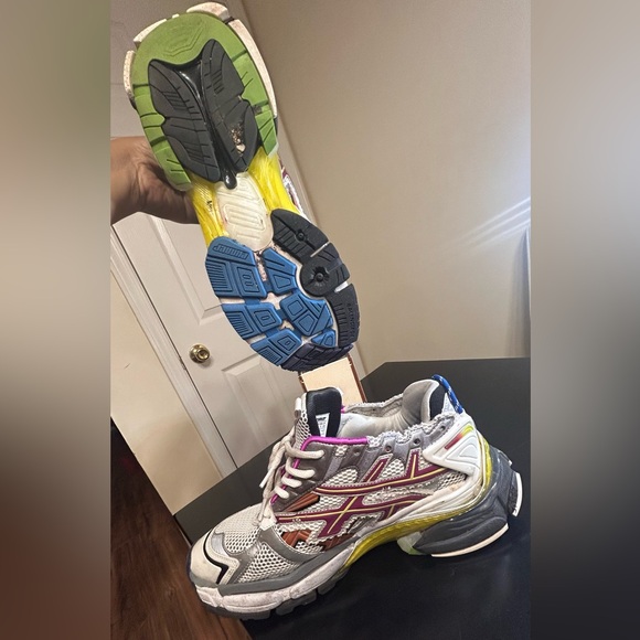 Balenciaga Runner Grey Multi Color Sneakers - Picture 9 of 13
